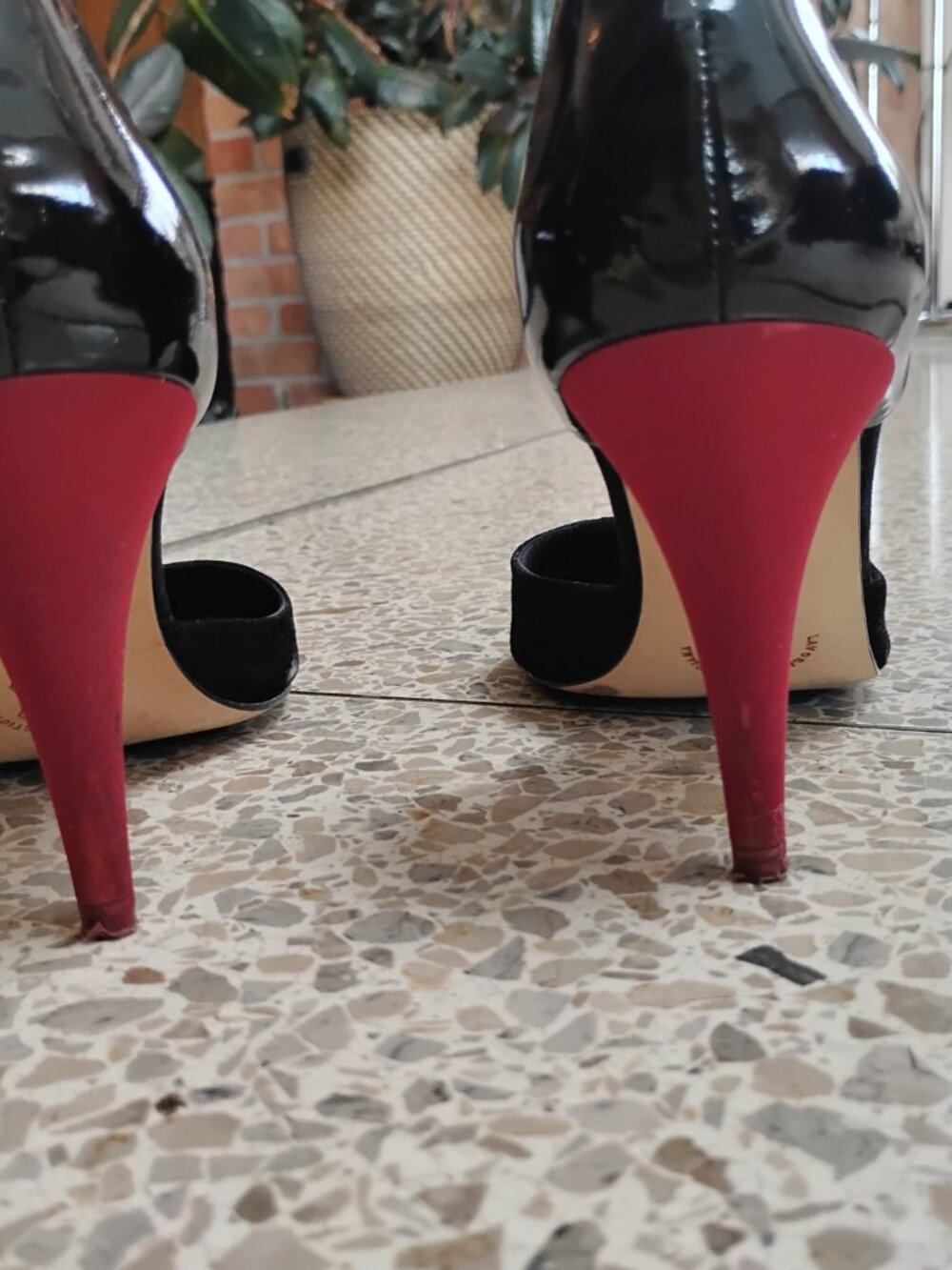 Les Prairies de Paris black d'orsey pump red heel size 39 = US 8.5 or 9 - Picture 4 of 6